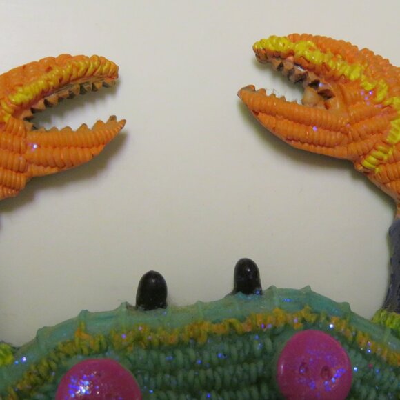 Whimsical Decor Beaded CRAB Wall Hanger (DK672) - Picture 2 of 4